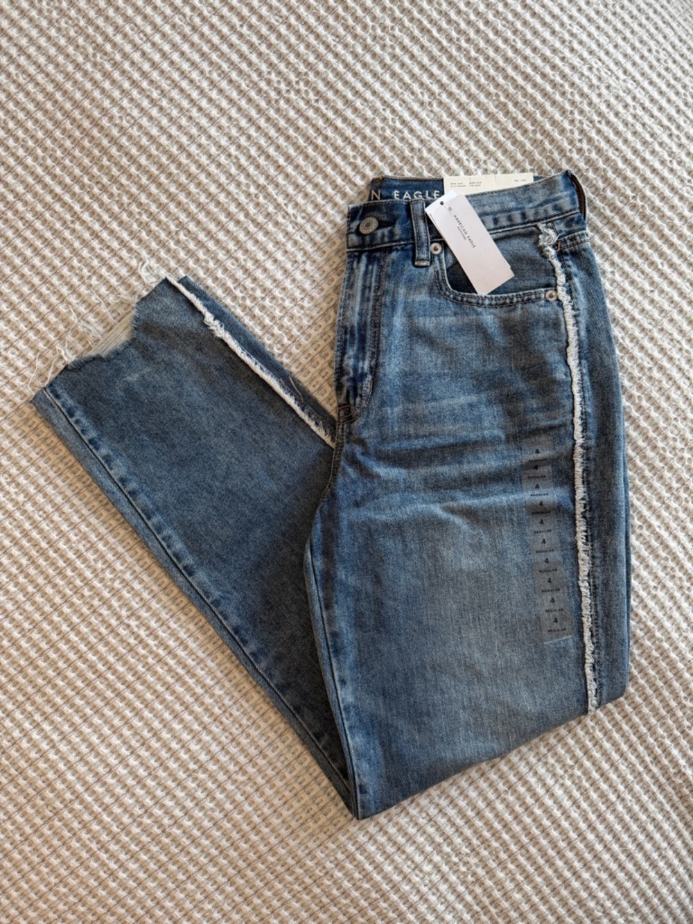NWT American Eagle Blue Heaven Mom Jeans